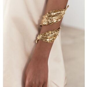 Zara TEXTURED LEAF ARM CUFF BRACELET